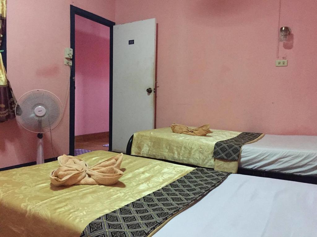 Marina Ao Nang Guesthouse エクステリア 写真